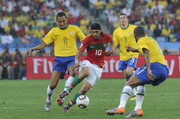 El Portugal-Brasil prometía mucho... pero acabó en tablas. El desafío entre portugueses y brasileños apenas duró la primera parte, en donde ambas selecciones sí buscaron las porterías rivales en busca de un gol con el que afrontar con mayor tranquilidad la segunda mitad. Sin embargo, el empate reforzó la idea de no encajar en la segunda mitad... y el encuentro acabó sin goles.