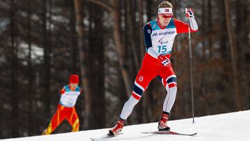 Hakon Olsrud compite en la prueba de 20 kil&oacute;metros libre en los Juegos Paral&iacute;mpicos de Pyeongchang.