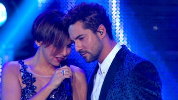 Chenoa lanza libro y desvela cómo la dejó David Bisbal