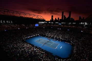 Vista general durante el partido de individuales de tercera ronda entre Novak Djokovic de Serbia y Grigor Dimitrov de Bulgaria en el Rod Laver Arena del Abierto de Australia 2023. 