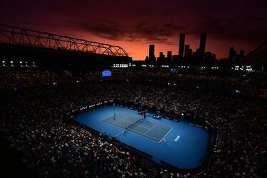 Vista general durante el partido de individuales de tercera ronda entre Novak Djokovic de Serbia y Grigor Dimitrov de Bulgaria en el Rod Laver Arena del Abierto de Australia 2023. 