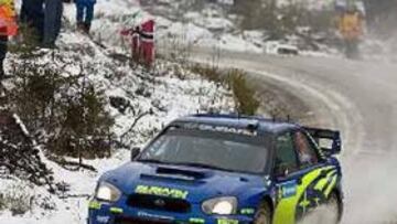 <b>EL MEJOR.</b> Solberg cuajó un gran rally en la nieve sueca.