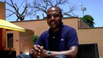 <b>LA REVELACIÓN. </b>A la izquierda, Kalusha Bwalya. Arriba, entrenamiento de Zambia. Debajo, Herve Renard.