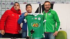 “La situación económica es mala, pero mi cartón no es sólo para dirigir en Primera”