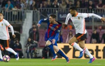 Messi and Garay.