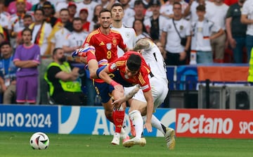 Entrada a destiempo de Toni Kroos sobre el centrocampista español.