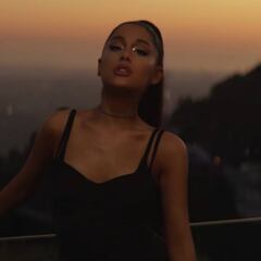 Ariana Grande seduce a chico y chica en su nuevo videoclip sorpresa