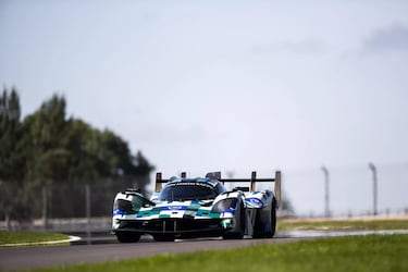 El Aston Martin Valkyrie da sus primeros pasos