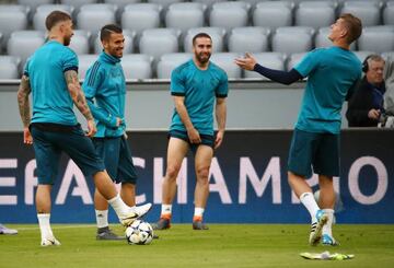 Soccer Football - Champions League - Real Madrid Training - Allianz Arena, Munich, Germany - April 24, 2018 Real Madrid's Dani Ceballos, Toni Kroos, Dani Carvajal and Sergio Ramos during training REUTERS/Michael Dalder