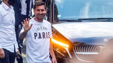 Messi ficha por el PSG: presentación en París hoy, sueldo y última hora, en directo