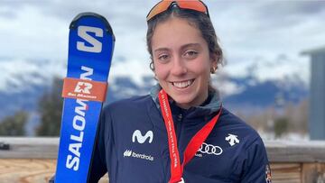 Audrey Pascual con la plata en la Copa del Mundo de Veysonnaz, Suiza.