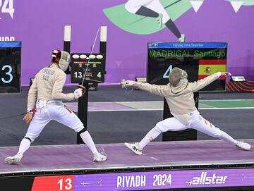 Santi Madrigal, a la derecha, durante el Mundial júnior de Riad, en el que fue bronce. 