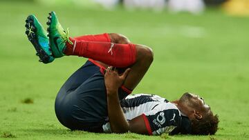 A 15 minutos del final del juego ante Tigres, el delantero albiazul tuvo que salir de cambio; Alfonso González lo sustituyó.