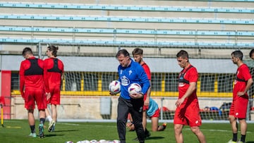 Cristóbal Parralo en un entrenamiento del Racing de Ferrol.