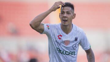 En Necaxa no descartan la salida de Mauro Quiroga y Maxi Salas