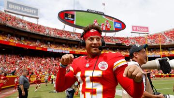 KANSAS CITY, MISSOURI - AUGUST 26: Patrick Mahomes #15 of the Kansas City Chiefs smiles during an on-field television interview during the third quarter of a preseason game against the Cleveland Browns at GEHA Field at Arrowhead Stadium on August 26, 2023 in Kansas City, Missouri. David Eulitt/Getty Images/AFP (Photo by David Eulitt / GETTY IMAGES NORTH AMERICA / Getty Images via AFP)