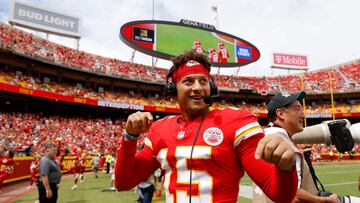 KANSAS CITY, MISSOURI - AUGUST 26: Patrick Mahomes #15 of the Kansas City Chiefs smiles during an on-field television interview during the third quarter of a preseason game against the Cleveland Browns at GEHA Field at Arrowhead Stadium on August 26, 2023 in Kansas City, Missouri.   David Eulitt/Getty Images/AFP (Photo by David Eulitt / GETTY IMAGES NORTH AMERICA / Getty Images via AFP)