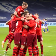 Jan Thielmann saca al Colonia del descenso y hunde al Schalke