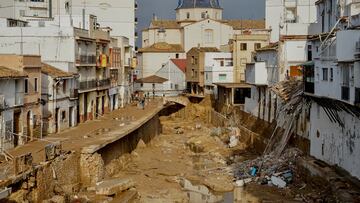 Estragos causados por la DANA, a 4 de noviembre de 2024, en Chiva, Valencia, Comunidad Valenciana (España). La DANA ha dejado, por el momento, 210 víctimas mortales en Valencia, con pueblos devastados, restricciones de movilidad y carreteras cortadas. Para hoy, está activa la Emergencia Situación 2 por inundaciones en toda la provincia de Valencia y en toda la provincia de Castellón. A pesar de que se ha restablecido el 95% de la electricidad, según Iberdrola, la mayoría de los pueblos afectados por las inundaciones continúan sin gas.
04 NOVIEMBRE 2024;DANA;ESTRAGOS;LIMPIEZA;
Eduardo Manzana / Europa Press
04/11/2024