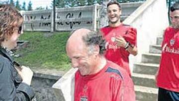 <b>ACOMPAÑADA. </b>Urkijo estuvo en Lezama junto a Erkoreka.