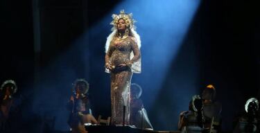Carlos Santana, contra Beyoncé: "No es una cantante"