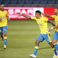 Maikel Mesa y Sergio Araujo rescatan a Las Palmas