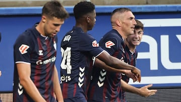 Su magistral cabezazo fue de killer. El zaguero armero además hizo un partido muy completo y evitó que el Granada pudiera sumar más.