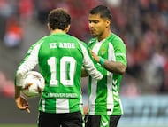 Cucho pateó el penal para empatar ante Braga por la Europa League.