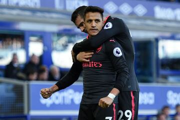 El triunfal regreso de Alexis en la Premier, en imágenes