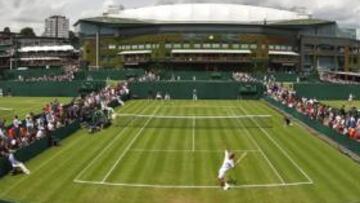 <b>DESAFÍO. </b>Las pistas del All England Club, mimadas durante todo el año, tendrán que acondicionarse rápidamente porque 20 días tras la final, se disputarán allí los Juegos.