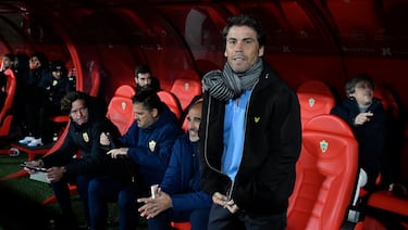 Los banquillos fríos de la permanencia