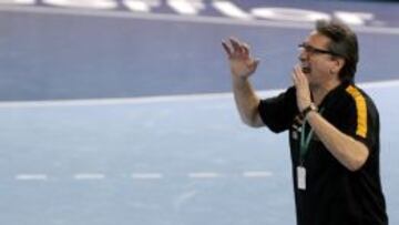 Valero Rivera durante el partido contra Hungría.