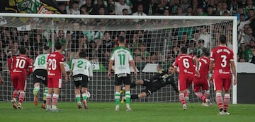 Luis Mu?oz puso en ventaja al Cartagena desde el punto de penalti.