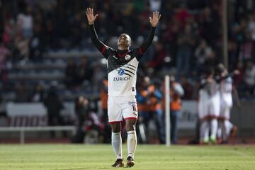 Pedro Aquino deja a Lobos para pasar al León.