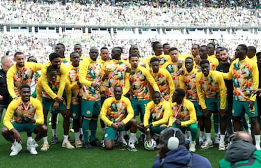 Fiestón de Senegal con la Copa de África