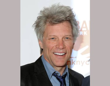 Bon Jovi y Jennifer L車pez se vuelcan en apoyar a Clinton