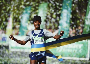 El corredor nacido en Etiopía Deso Gelmisa se ha proclamado vencedor de la prueba. 