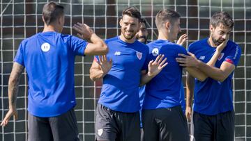 Aduriz en un entrenamiento del Athletic.