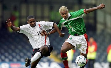 El jugador de ascendencia hondureña, debutó con Chivas en 2000 y sus grandes actuaciones lo llevaron incluso a Selección Mexicana. Con Cruz Azul estuvo durante 2004 y en América de 2007 al 2008.