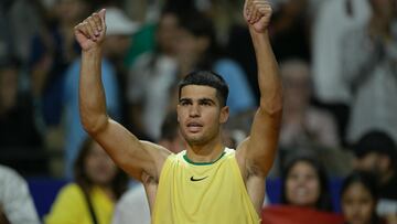 Spain?s Carlos Alcaraz celebrates after wining the ATP 250 Argentina Open second round tennis match against Argentina?s Camilo Carabelli in Buenos Aires, on February 15, 2024. (Photo by JUAN MABROMATA / AFP)