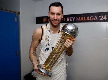 El alero del Real Madrid es uno de los mejores jugadores de la historia del baloncesto español junto con otro balear, Sergio Llull. El internacional absoluto desde 2004 tiene en su haber 2 Mundiales de baloncesto, 4 Eurobasket, 2 medallas de plata en los JJOO, 3 Euroligas y 6 Ligas ACB. 