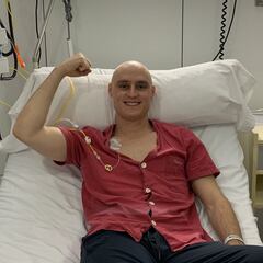 Lasure celebra el final de la quimioterapia por su tumor testicular