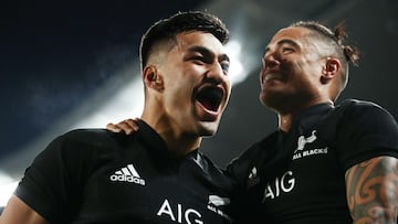 New Zealand crush France 52-11 after Gabrillagues yellow