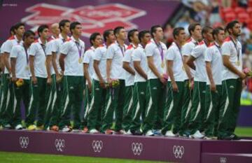 Otro de los logros de Jiménez es el oro olímpico conseguido con la Selección Mexicana Sub 23 en Londres 2012.