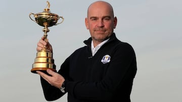 Thomas Bjorn posa durante su presentaci&oacute;n como capit&aacute;n europeo de la  Ryder Cup.