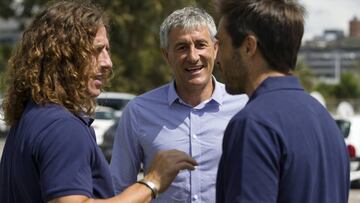 Quique Setién, junto a Carles Puyol en la presentación del nuevo patrocinio de la Fundación Johan Cruyff.