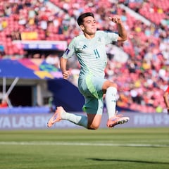 Mora vuelve a salvar a México