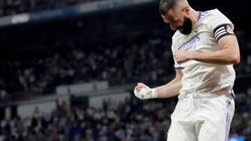 MADRID, SPAIN - MAY 12: Karim Benzema of Real Madrid celebrates 2-0  during the La Liga Santander  match between Real Madrid v Levante at the Santiago Bernabeu on May 12, 2022 in Madrid Spain (Photo by David S. Bustamante/Soccrates/Getty Images)