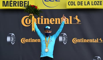 Miguel Ángel López, colombiano del Astana, ganó la etapa reina del Tour en su primera participación en la carrera francesa. Rigoberto Urán perdió tiempo y es sexto de la general. Roglic sigue líder. 