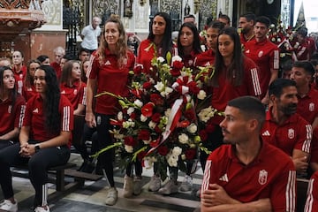 Equipo femenino y parte del masculino del Granada.